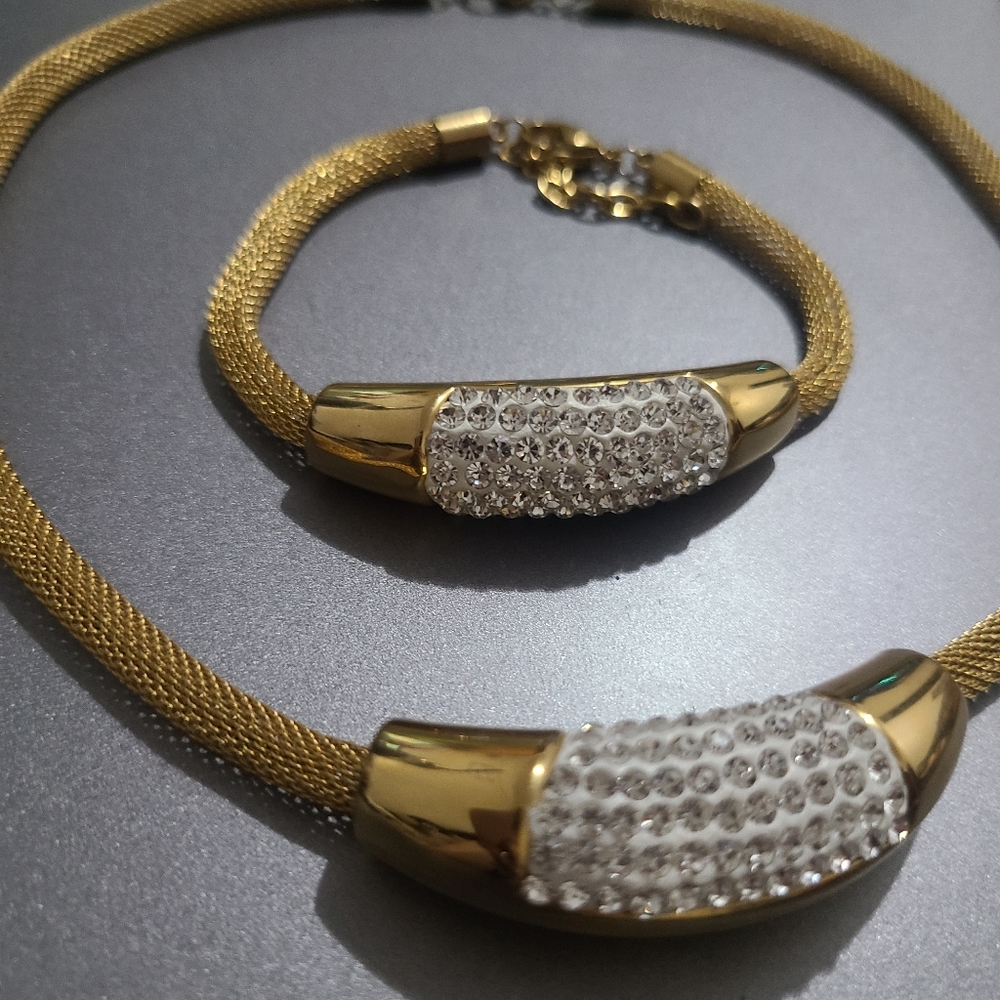 Gold Necklace & Bracelet
